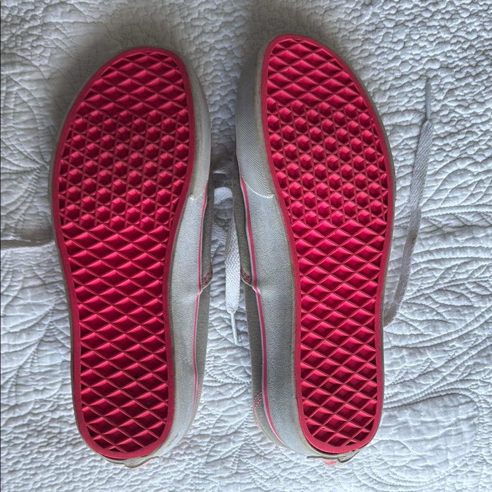 Gently used vans 7.5 - Picture 2 of 3